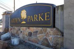 Arden-Parke-Entry-Monument-3-375